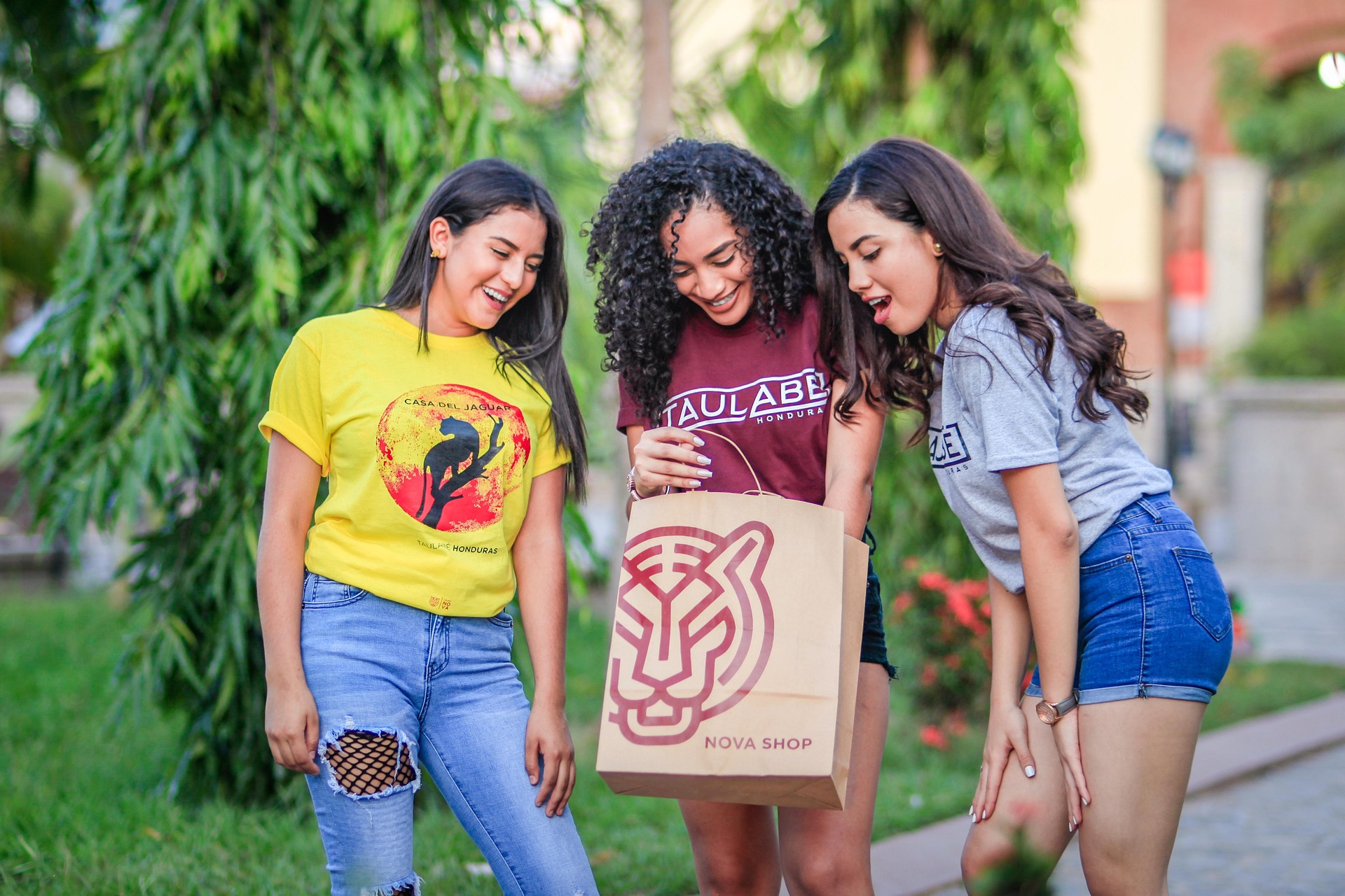 THE BONHAMS ADVANTAGE